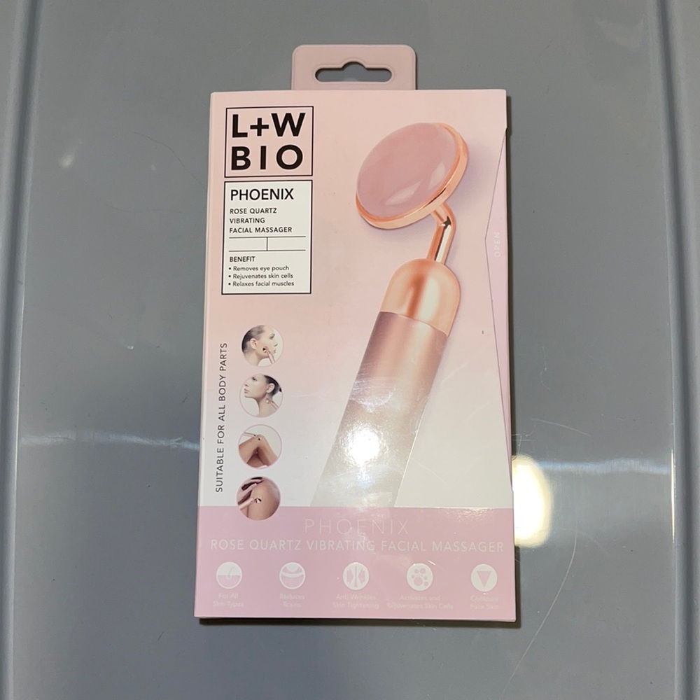 Luxe and willow vibrating facial massager
